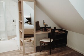 Double Room, Garden View | Living area - Gästehaus & Stall-Loft (Raddestorf)