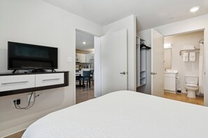 Desk, iron/ironing board, free WiFi, bed sheets