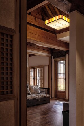 Deluxe Suite Family | Työpöytä, kannettavalle tietokoneelle sopiva työtila