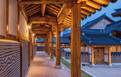 Gyeongwonjae By Walkerhill