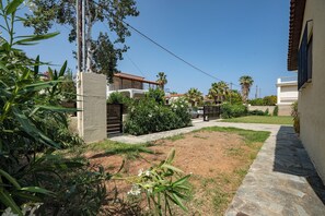Property grounds - Seaside Serenity Retreat – Nea Makri by ΜΡS (Nea Makri)