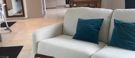 Télévision, table de tennis de table