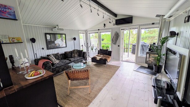 Shared Dormitory, 1 Bedroom, Smoking, Balcony | Living room | Books - Room-cabin for 2, Full Breakfast, Bikes, (Ingaro)