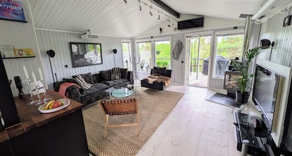 Room-cabin for 2, Full Breakfast, Bikes,