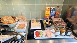 Shared Dormitory, 1 Bedroom, Smoking, Balcony | Dining