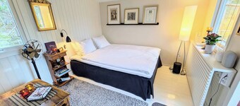 Room-cabin for 2, Full Breakfast, Bikes,