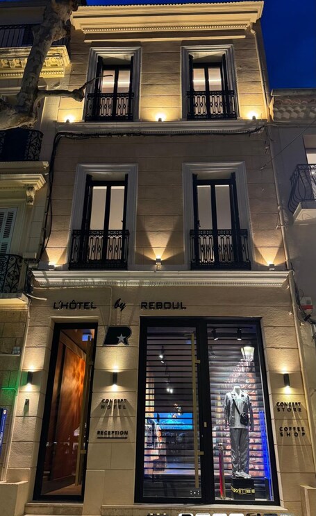 Fachada de la propiedad