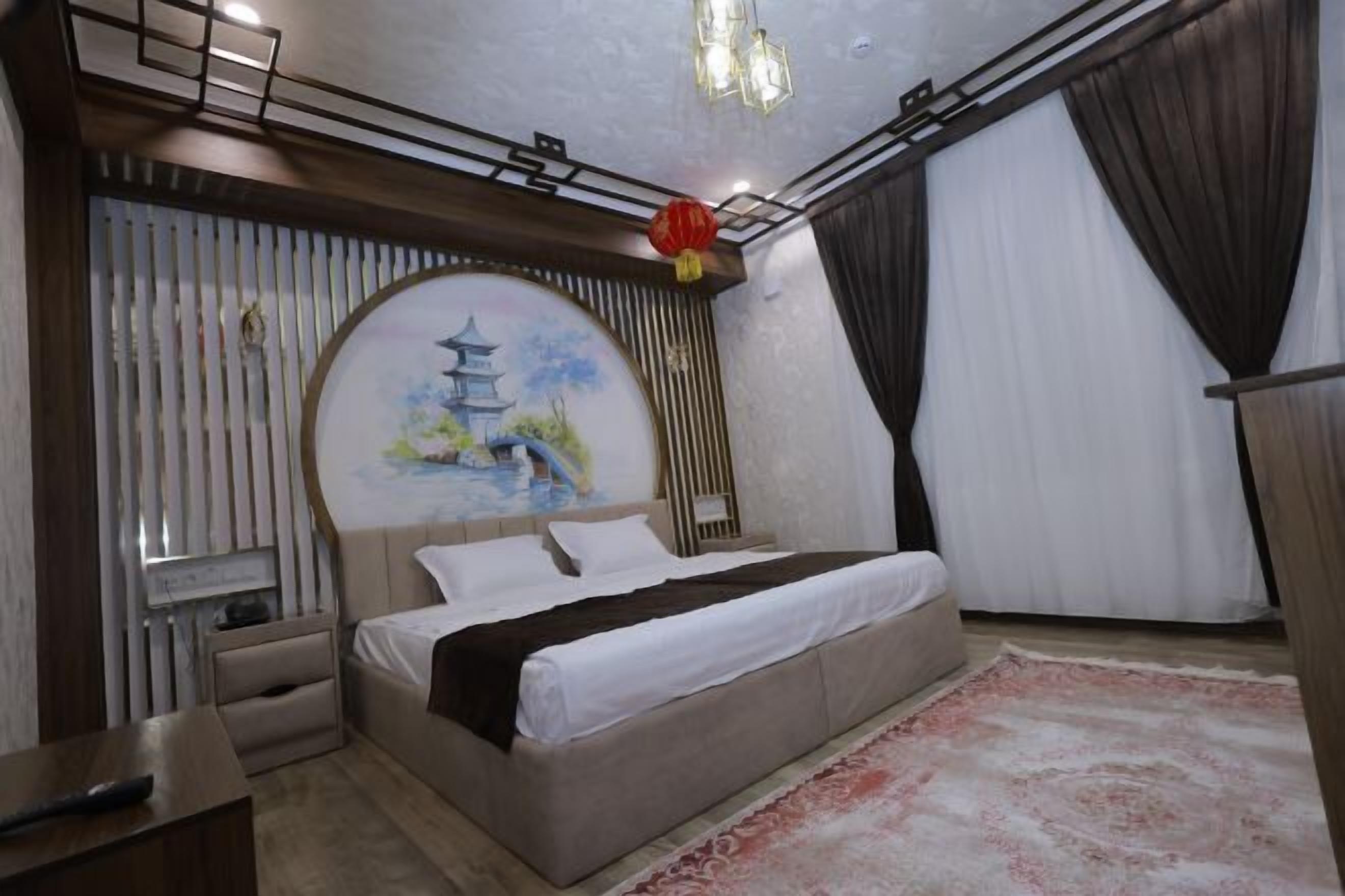 Safe på rommet, skrivebord, skrivebord for bærbar PC og lydisolert