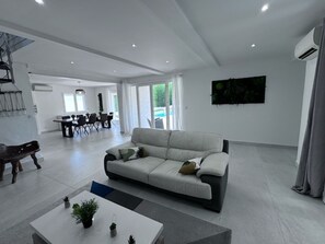 Fernseher