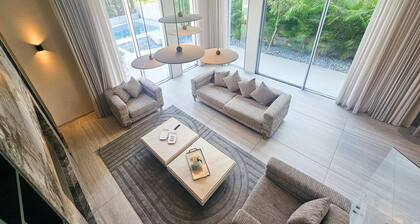 MAMAD Luxury New Villa with Private Pool by FeelHome