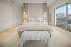 4 bedrooms, in-room safe, iron/ironing board, free WiFi