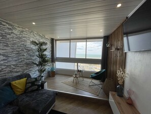 TV - Modern 2-room apartment with parking in Saint-Jean-de-Monts (Saint-Jean-de-Monts)