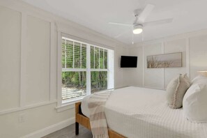 5 bedrooms, iron/ironing board, free WiFi, bed sheets
