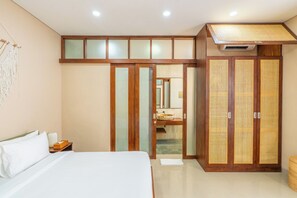 Deluxe Villa | Iron/ironing board