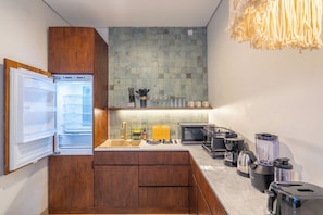 Deluxe Villa | Private kitchenette