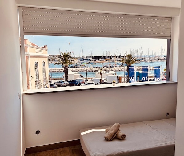 1 chambre, fer et planche à repasser, Wi-Fi gratuit, draps fournis