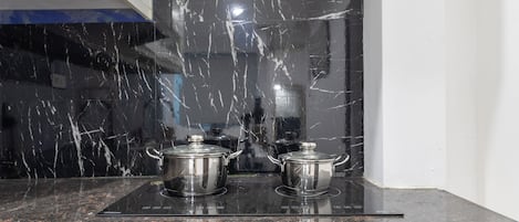 Grand Studio | Dapur peribadi | Peti sejuk, ketuhar gelombang mikro, dapur