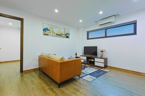 40-Zoll-Flachbildfernseher mit Kabelempfang