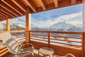 Free cots/infant beds, free WiFi, bed sheets