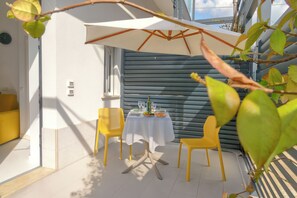 Life70014 - Street | Terrass/Patio