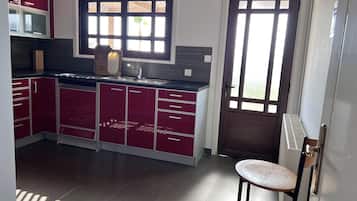 Villa, 4 habitaciones, alberca privada, vista al jardín | Interior