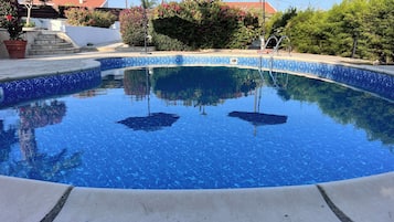 Villa, 4 habitaciones, alberca privada, vista al jardín | Alberca | Alberca al aire libre
