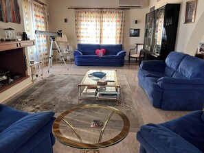 Villa, 4 habitaciones, alberca privada, vista al jardín | Sala de estar
