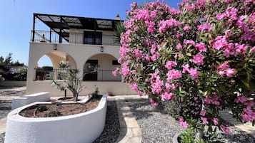 Villa, 4 Schlafzimmer, eigener Pool, Gartenblick | Garten