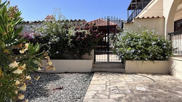 Villa, 4 Bedrooms, Private Pool, Garden View | Garden