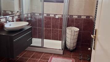 Villa, 4 Bedrooms, Private Pool, Garden View | Bathroom