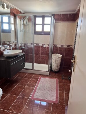 Villa, 4 habitaciones, alberca privada, vista al jardín | Baño