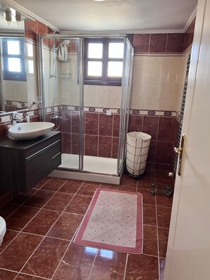 Villa, 4 habitaciones, alberca privada, vista al jardín | Baño