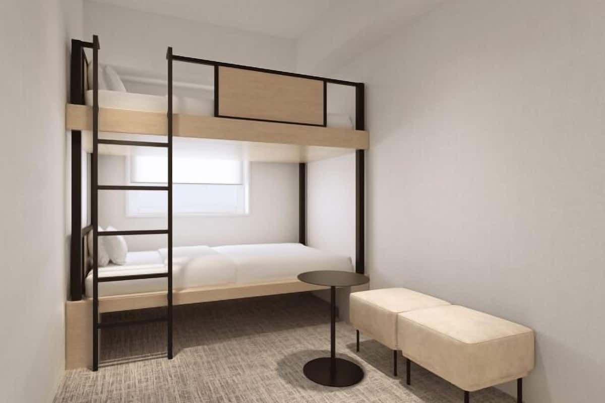 Edredons de pluma, cofres nos quartos, cortinas blackout