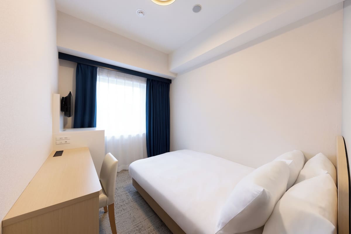 Standard Semi-double Non-smoking | Down duvets, in-room safe, blackout curtains, free WiFi