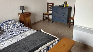 1 sovrum, strykjärn/strykbräda, gratis wi-fi och sängkläder