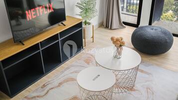 Apartment, 2 Bedrooms, City View | Living area