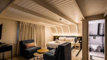 Een minibar, een kluis op de kamer, geluiddichte muren, gratis wifi