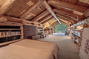3 bedrooms, iron/ironing board, free WiFi, bed sheets - The Barn on Warm Springs Creek - 9 Riverfront Acres (Ketchum)