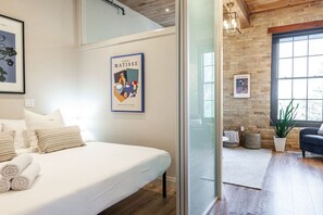 1 多间卧室、办公桌、熨斗/熨衣板、免费 WiFi