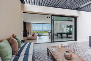 Villa exclusiva, 3 habitaciones, acceso a la alberca, vista a la alberca | Terraza o patio