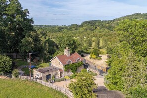 Exterior - Stunning Bath Property, Perfect For Families, Parties, Hot Tubs! (Bath)