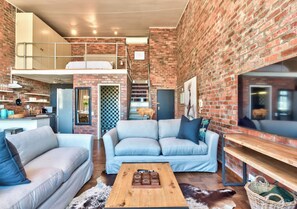 Luxury Loft, Mountain View | Iron/ironing board, free WiFi - West Side Studios Mountain View Loft (Cape Town)