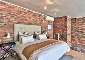 Luxury Loft, Mountain View