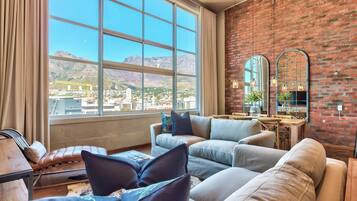 Loft superluxo, vista para a montanha | Ferros/tábuas de passar roupa, Wi-Fi de cortesia