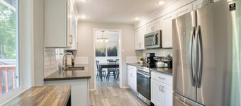 Family-Friendly 5BR Retreat – Hot Tub & Game Room