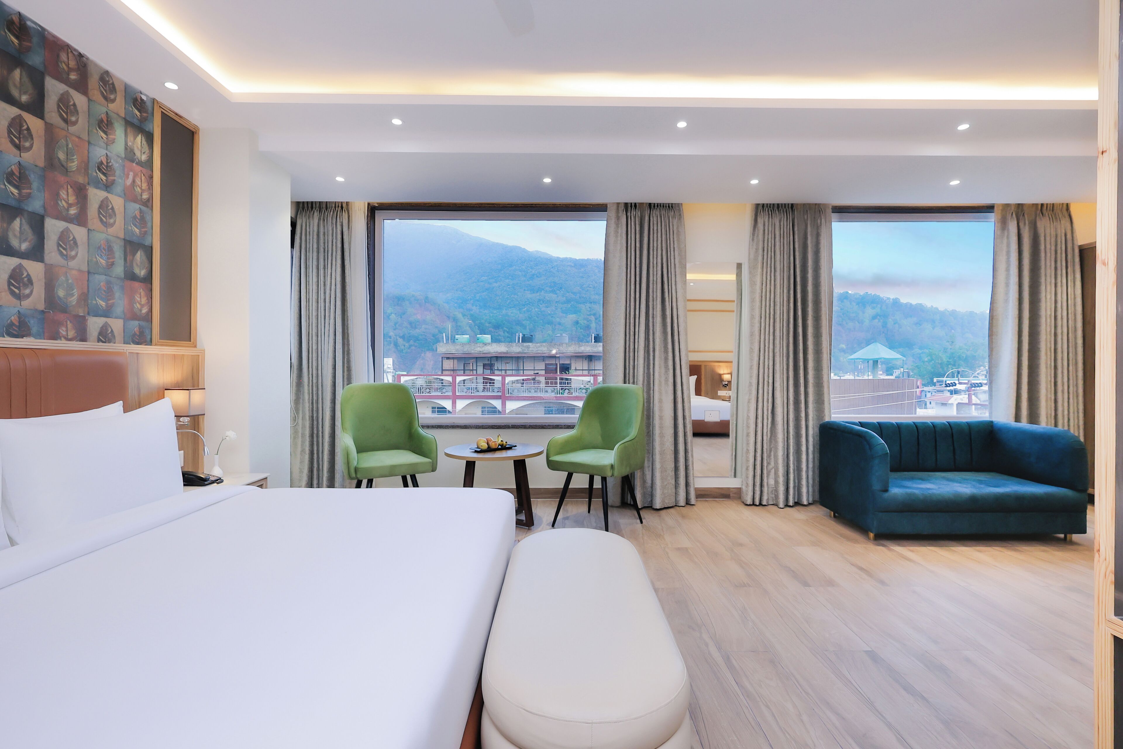 Superior dubbelrum - utsikt mot staden | Skrivbord, arbetsyta för laptop och rullstolsanpassning