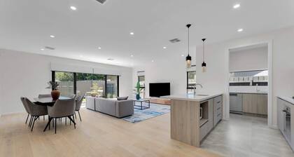 4BR Brand new Townhouse in Ashburton Shopping Golf