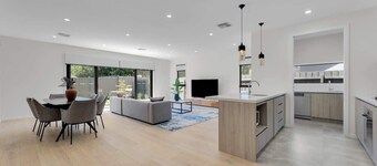 4BR Brand new Townhouse in Ashburton Shopping Golf