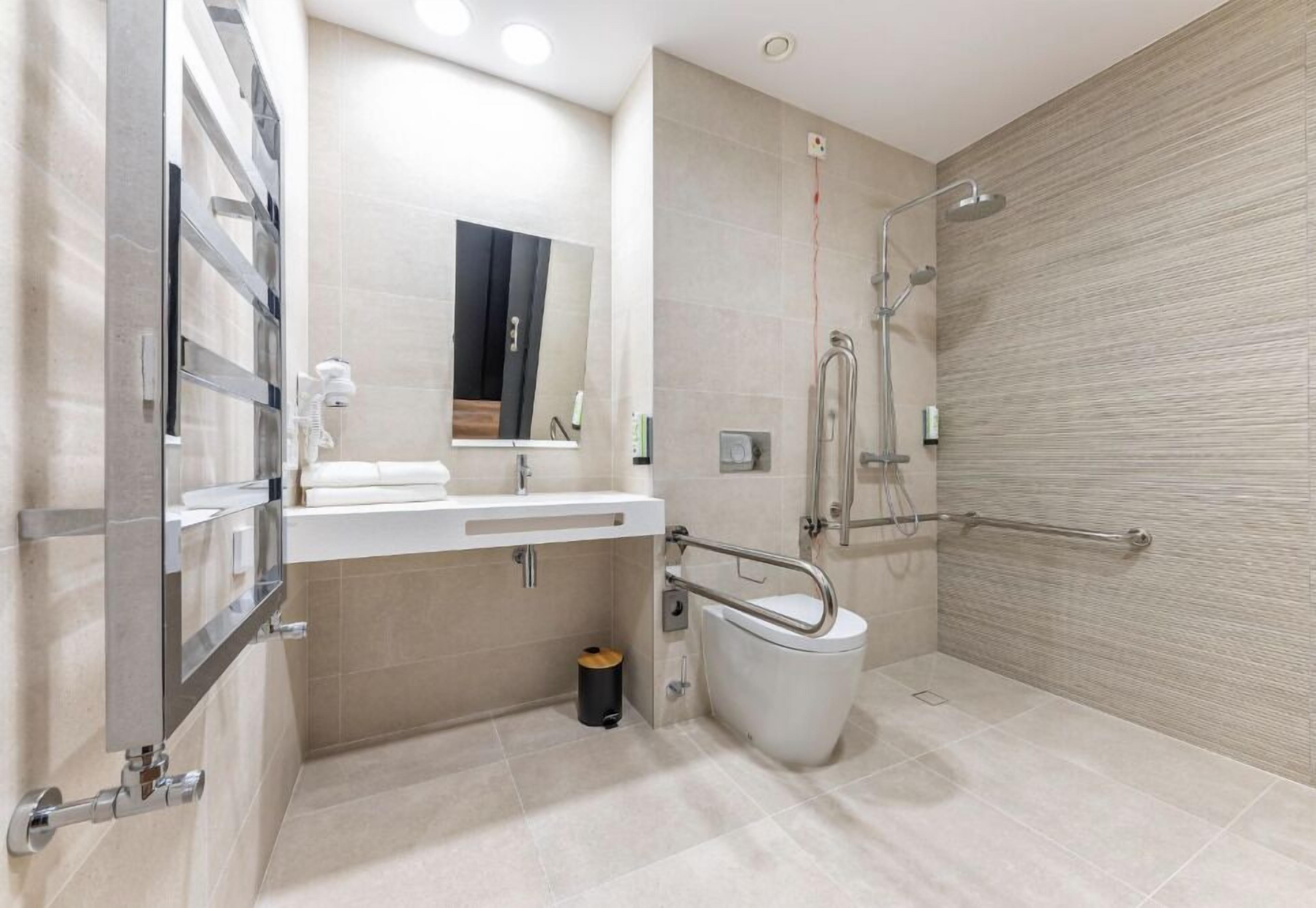 Double Room, Mobility Accessible | Bathroom
