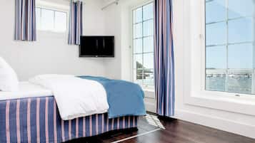 Superior Double Room | Desk, laptop workspace, soundproofing, iron/ironing board